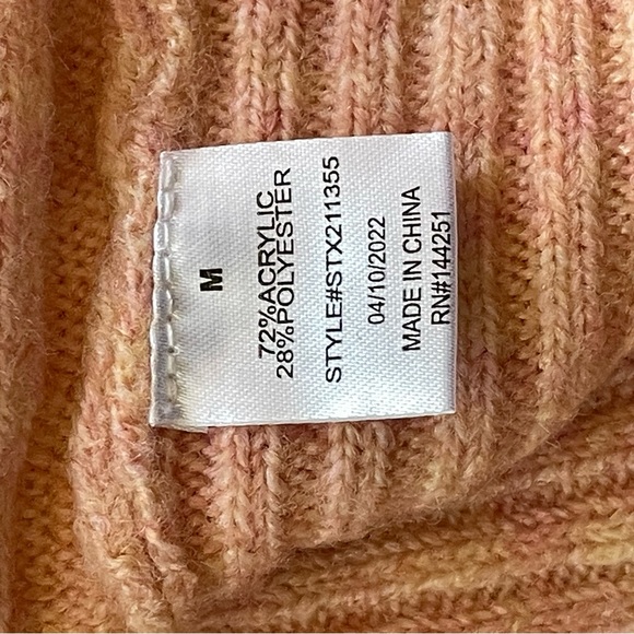 Lot of 2 : Abercrombie Puffer Vest and Chloe & Cyrus Sweater, Size M - Picture 11 of 13